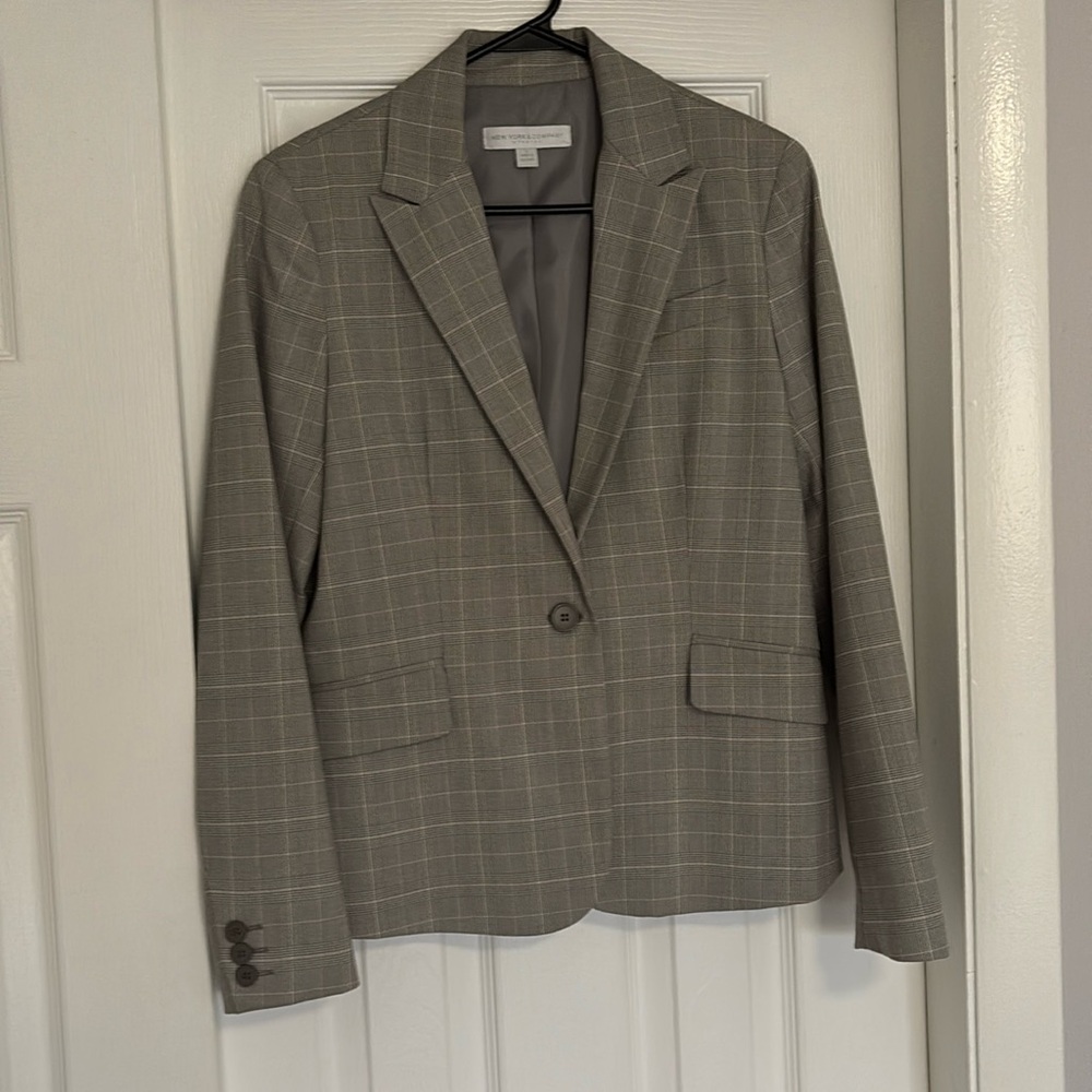 New York and Co pant suit